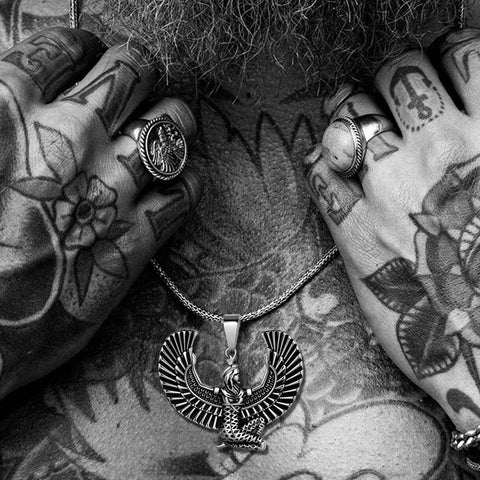 Collana da uomo dell'antica regina egiziana Collana con ciondolo ala di coda Gioielli con ciondolo in acciaio inossidabile Collana da uomo dell'antica regina egiziana Collana con ciondolo ala di coda Gioielli con ciondolo in acciaio inossidabile