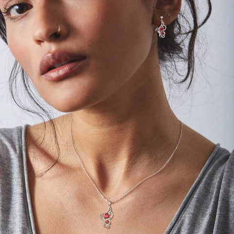 Set di gioielli in granato di gennaio con pietra portafortuna a forma di farfalla, regalo di compleanno per ragazze da donna, 3 pezzi Set di gioielli in granato di gennaio con pietra portafortuna a forma di farfalla, regalo di compleanno per ragazze da donna, 3 pezzi