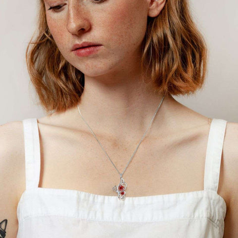 Collier en argent sterling avec pierre de naissance papillon et grenat pour femme et fille, cadeau d'anniversaire Collier en argent sterling avec pierre de naissance papillon et grenat pour femme et fille, cadeau d'anniversaire