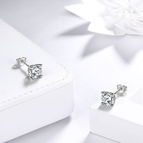 Pietra portafortuna rotonda Aprile Orecchini con diamanti Stud Donne Ragazze Gioielli Regalo di compleanno Argento sterling