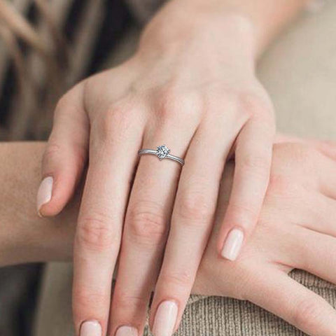 Anello di fidanzamento da donna Anello nuziale con diamante Moissanite da 0,5 ct Gioielleria raffinata