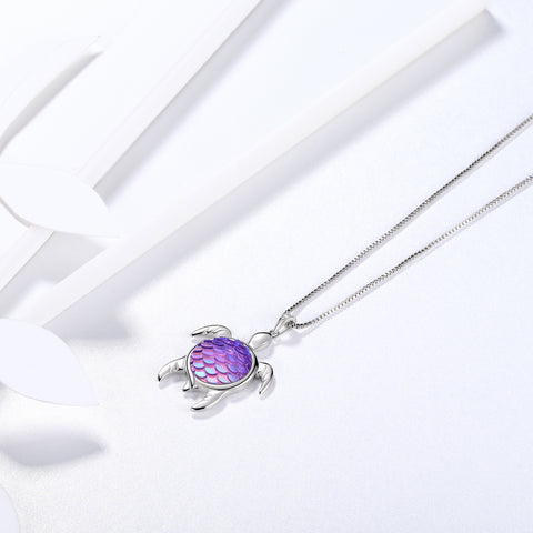 Collana con ciondolo a forma di tartaruga, collana con ciondolo in blu sfumato, gioielli da donna e ragazza, regalo di compleanno