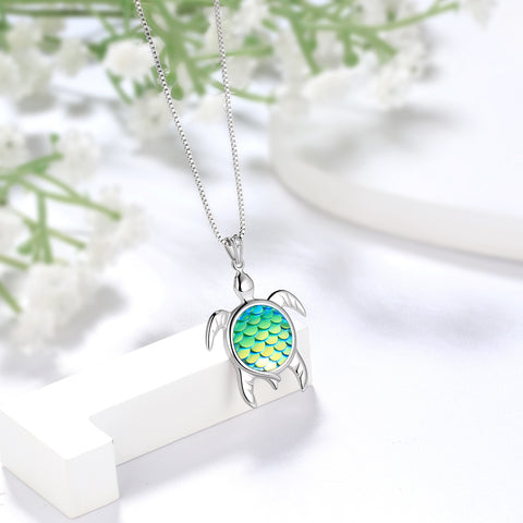 Collana con ciondolo a forma di tartaruga, collana con ciondolo verde sfumato, gioielli da donna e ragazza, regalo di compleanno