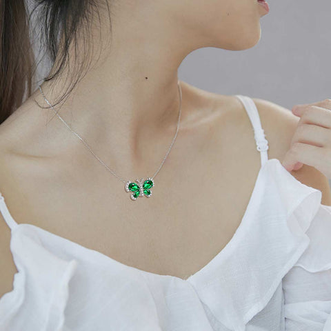 Collana a farfalla Pietra portafortuna Maggio Ciondolo con smeraldo Gioielli da donna per ragazze Regalo di compleanno
