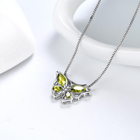 Collana con ciondolo a farfalla Pietra portafortuna di agosto Peridoto Gioielli da donna per ragazze Regalo di compleanno