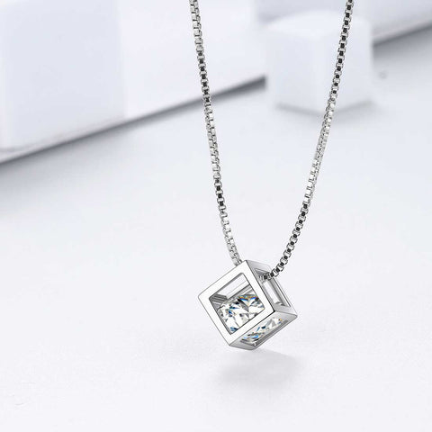 Collier avec pendentif en forme de cube 3D avec pierre de naissance du mois d'avril, bijoux pour femmes et filles, cadeau d'anniversaire en argent sterling
